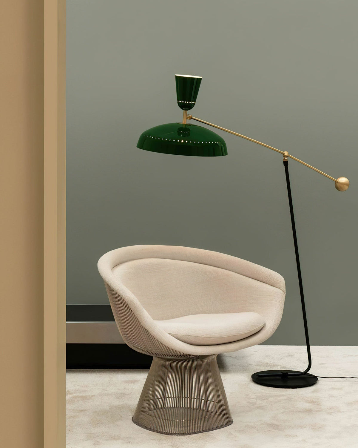 Celeste minimalistyczna lampa stojąca z miedzi