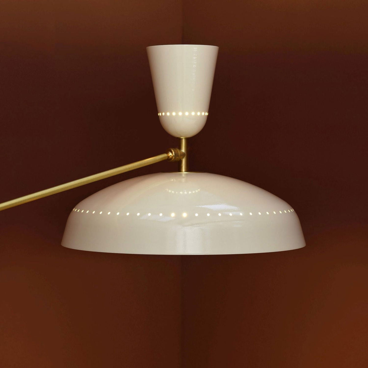 Celeste minimalistyczna lampa stojąca z miedzi