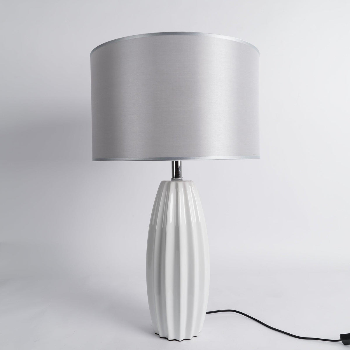 Terioina nowoczesna lampa stołowa z ceramiki
