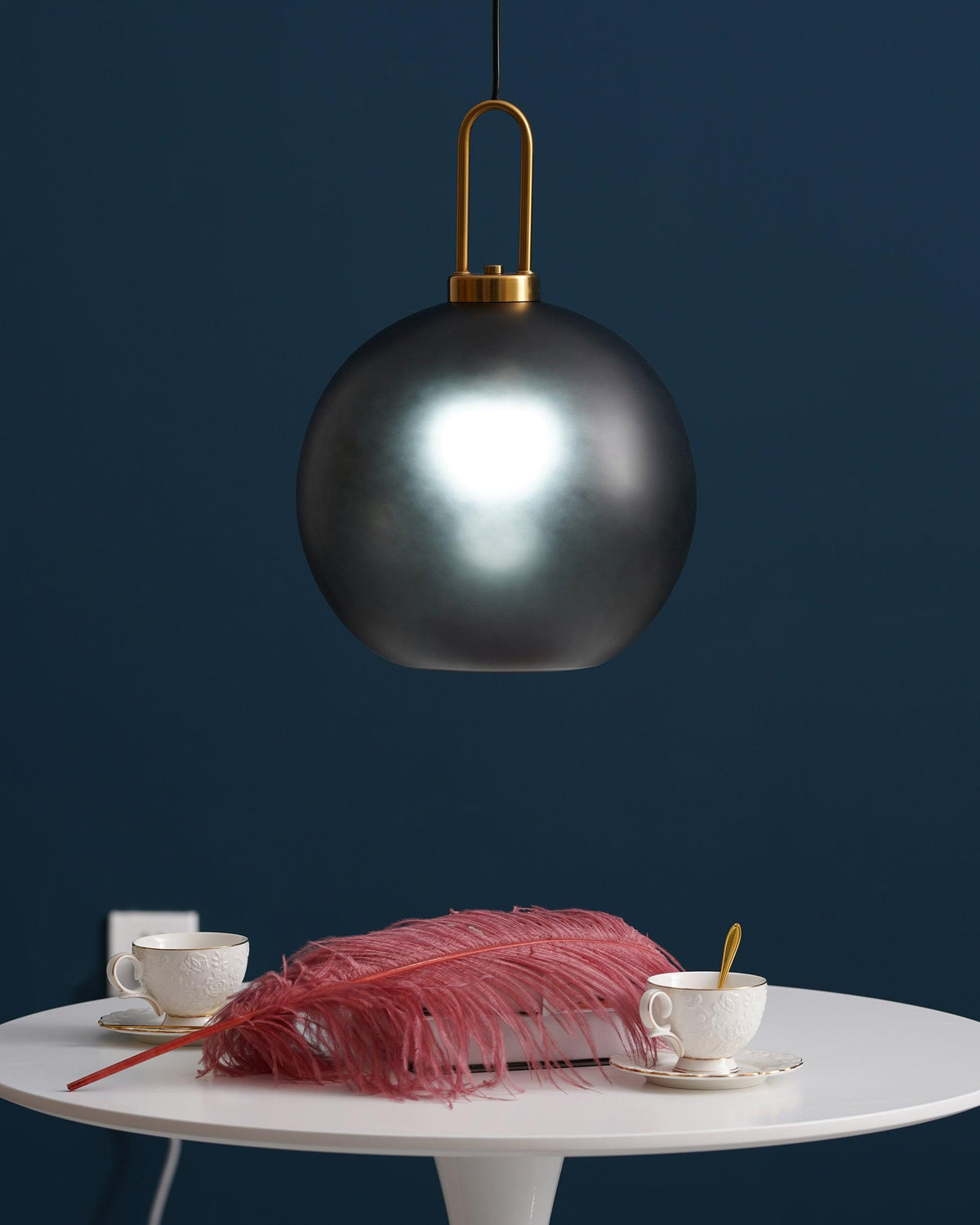 Sevelo lampa wisząca ze szkła matowego