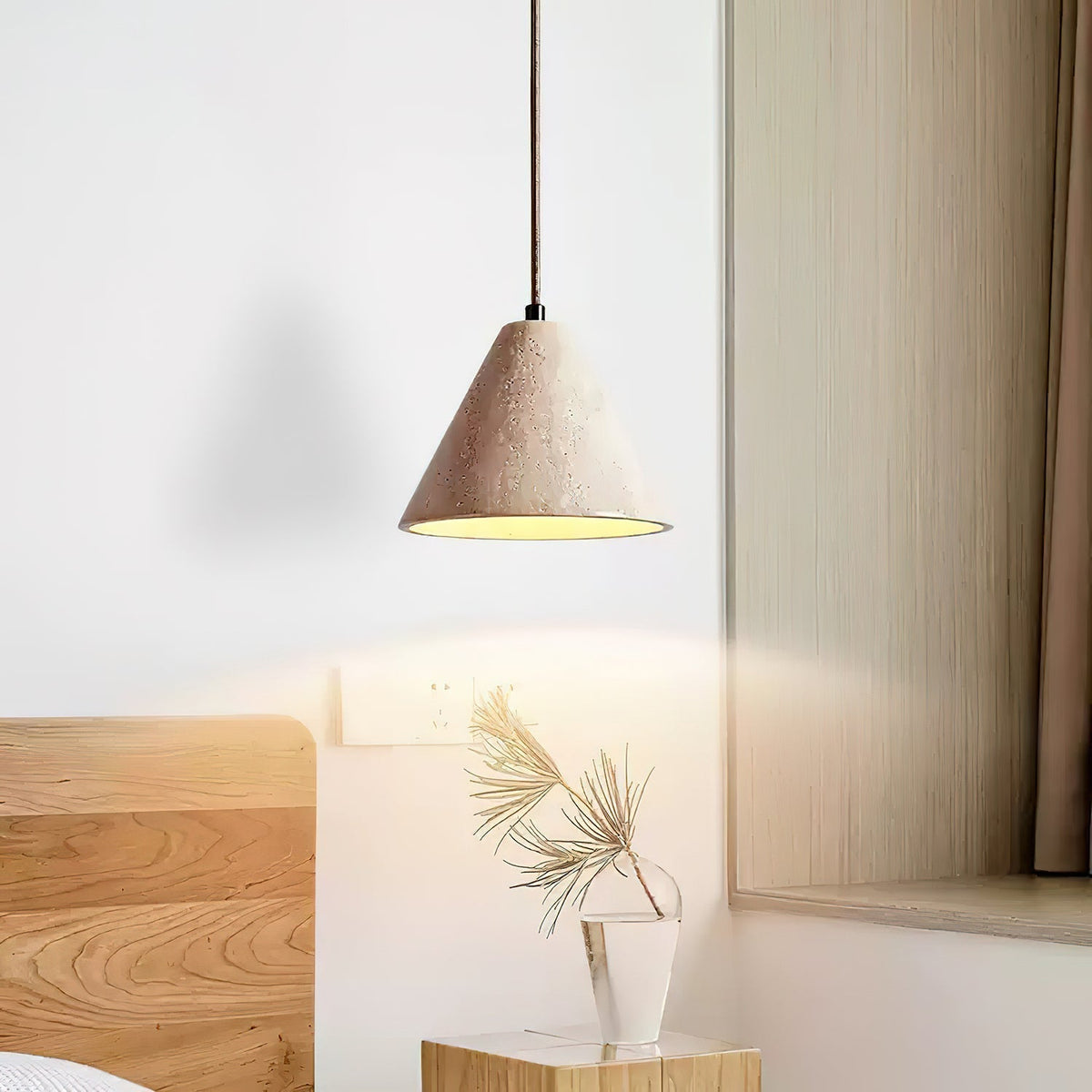 Cezoriel wisząca lampa stożkowa z travertynu