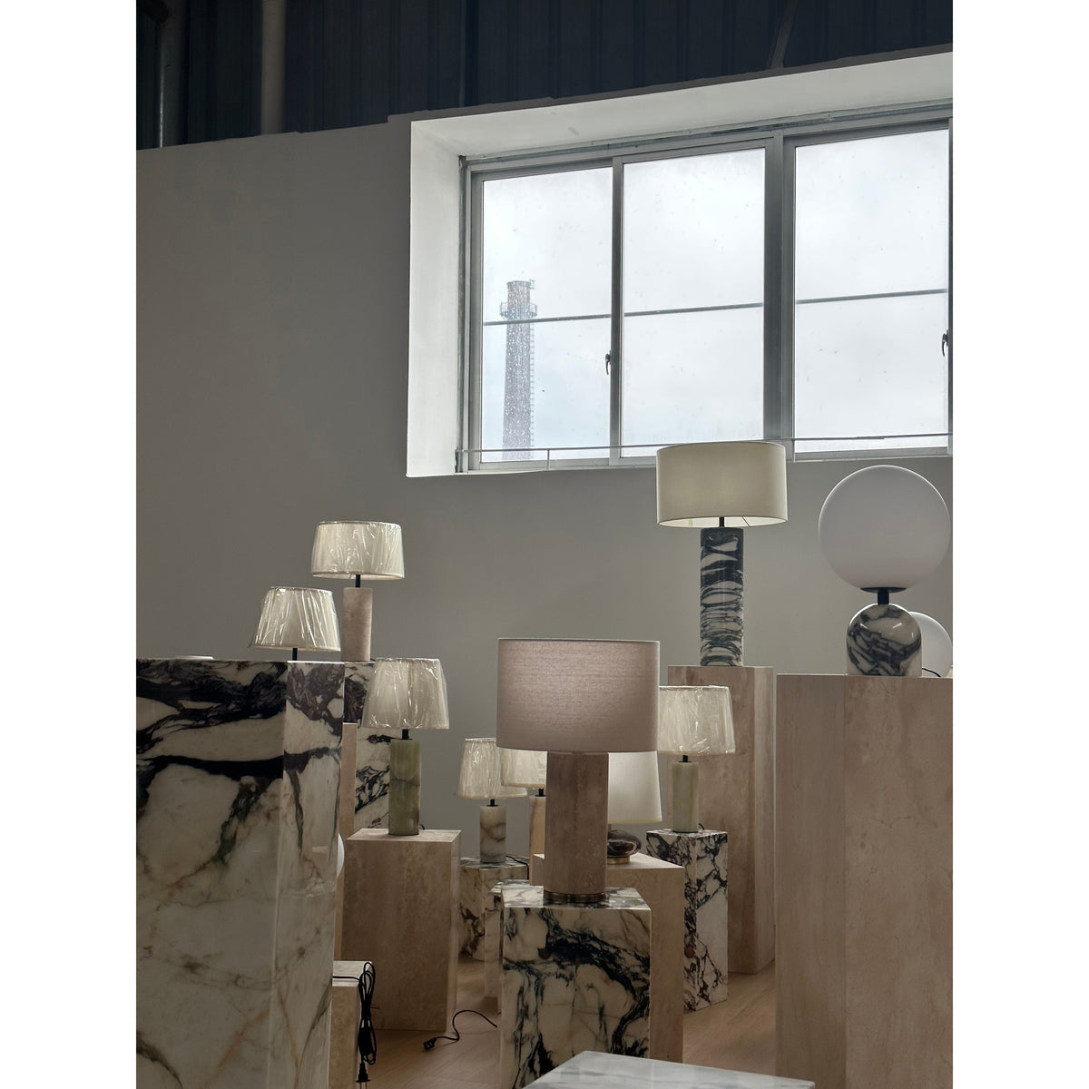 Lampa stołowa Gravity