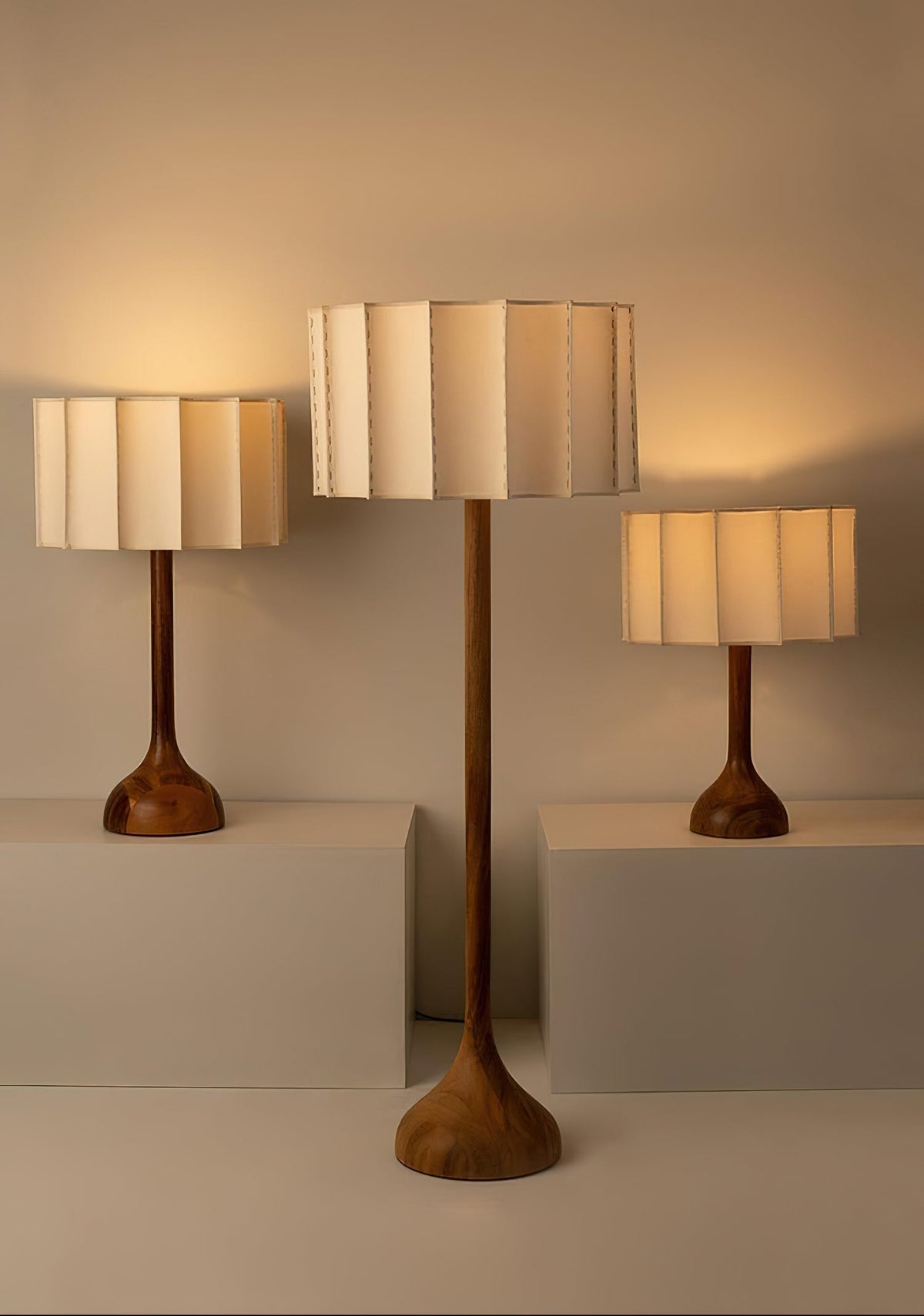Livenq lampa stołowa retro z drewna i płótna