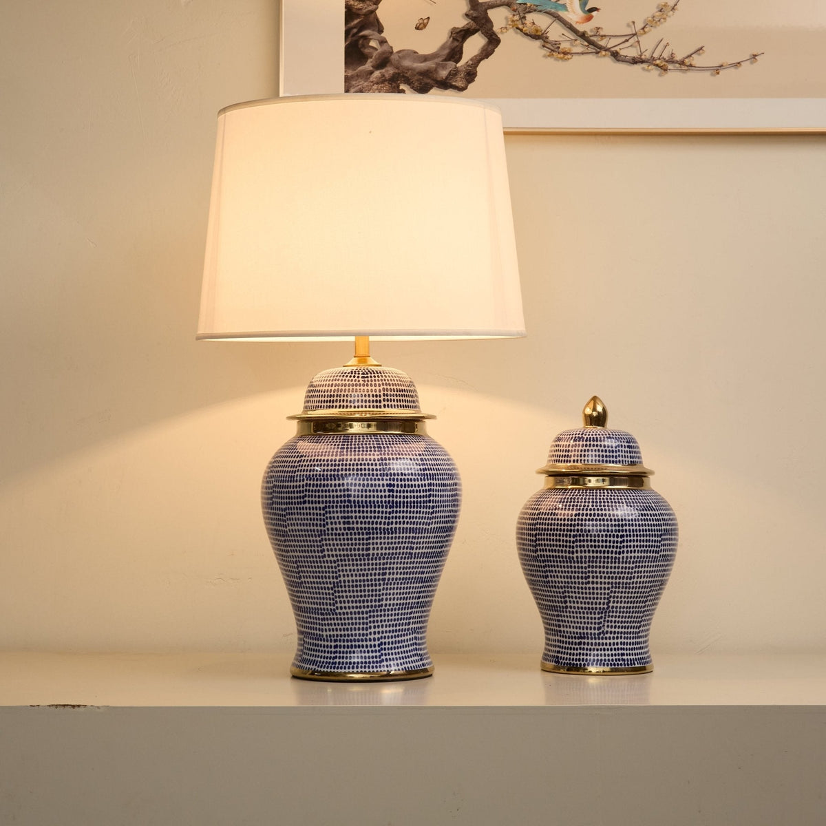 Lampa stołowa ceramiczna z niebieskim wzorem kropkowym