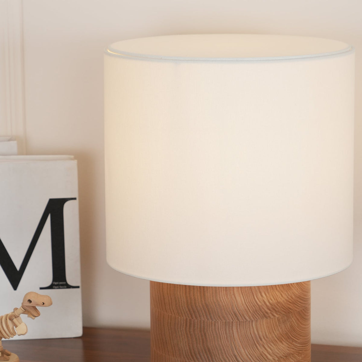 Alvira minimalistyczna lampa stołowa z drewna
