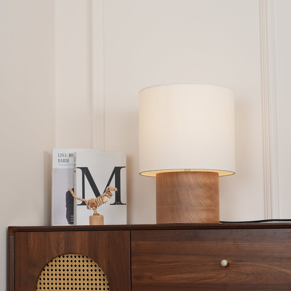 Alvira minimalistyczna lampa stołowa z drewna