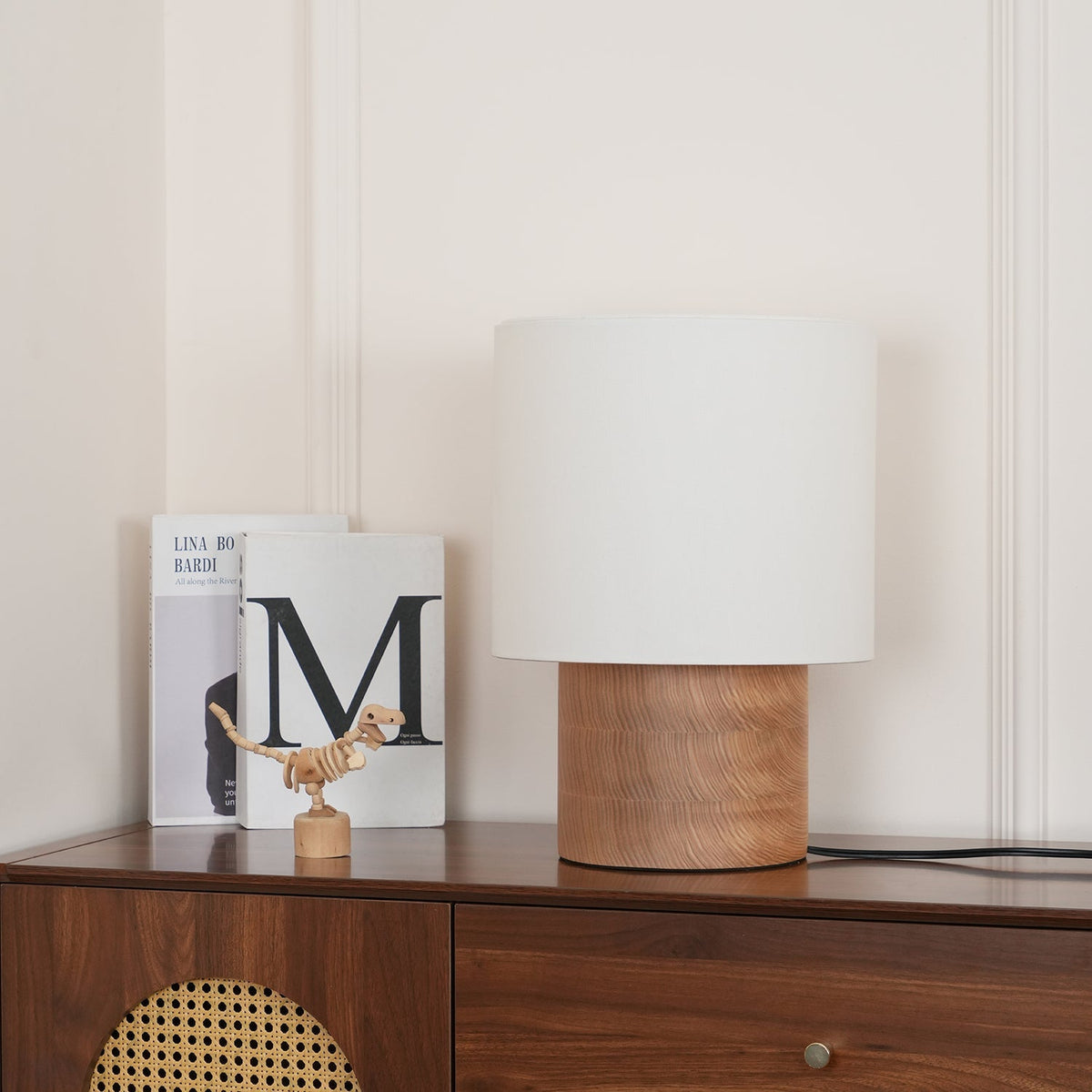 Alvira minimalistyczna lampa stołowa z drewna