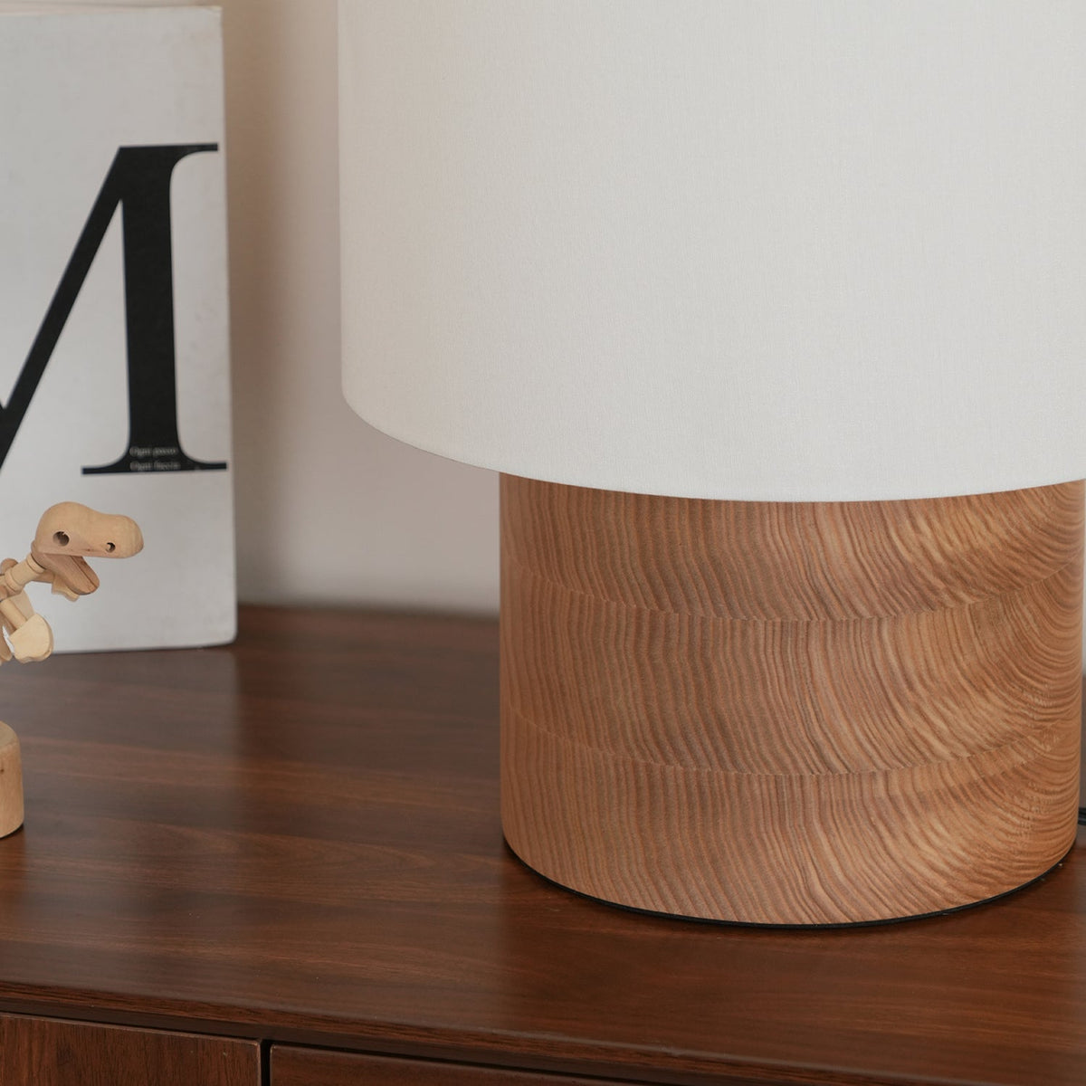 Alvira minimalistyczna lampa stołowa z drewna