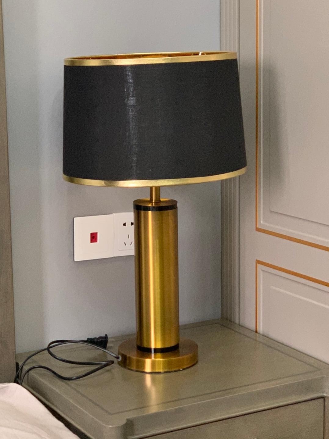 Cur nowoczesna lampa stołowa