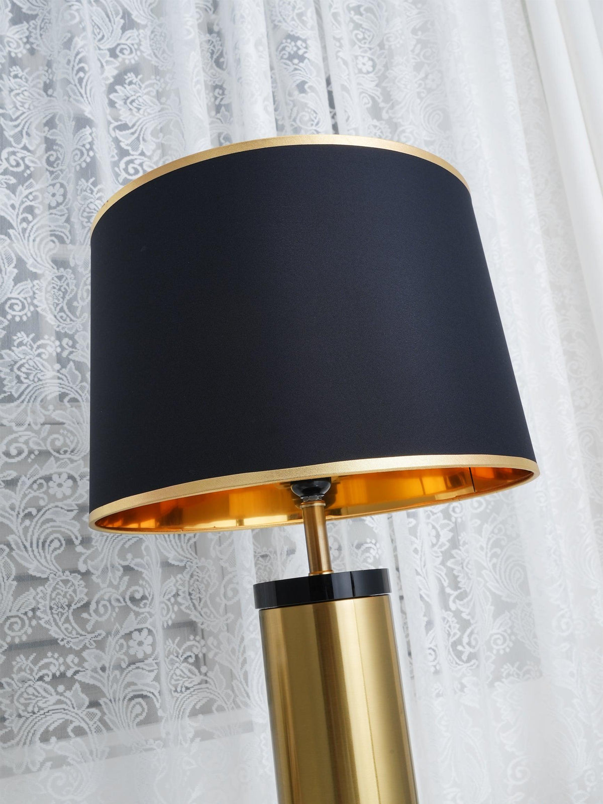 Cur nowoczesna lampa stołowa