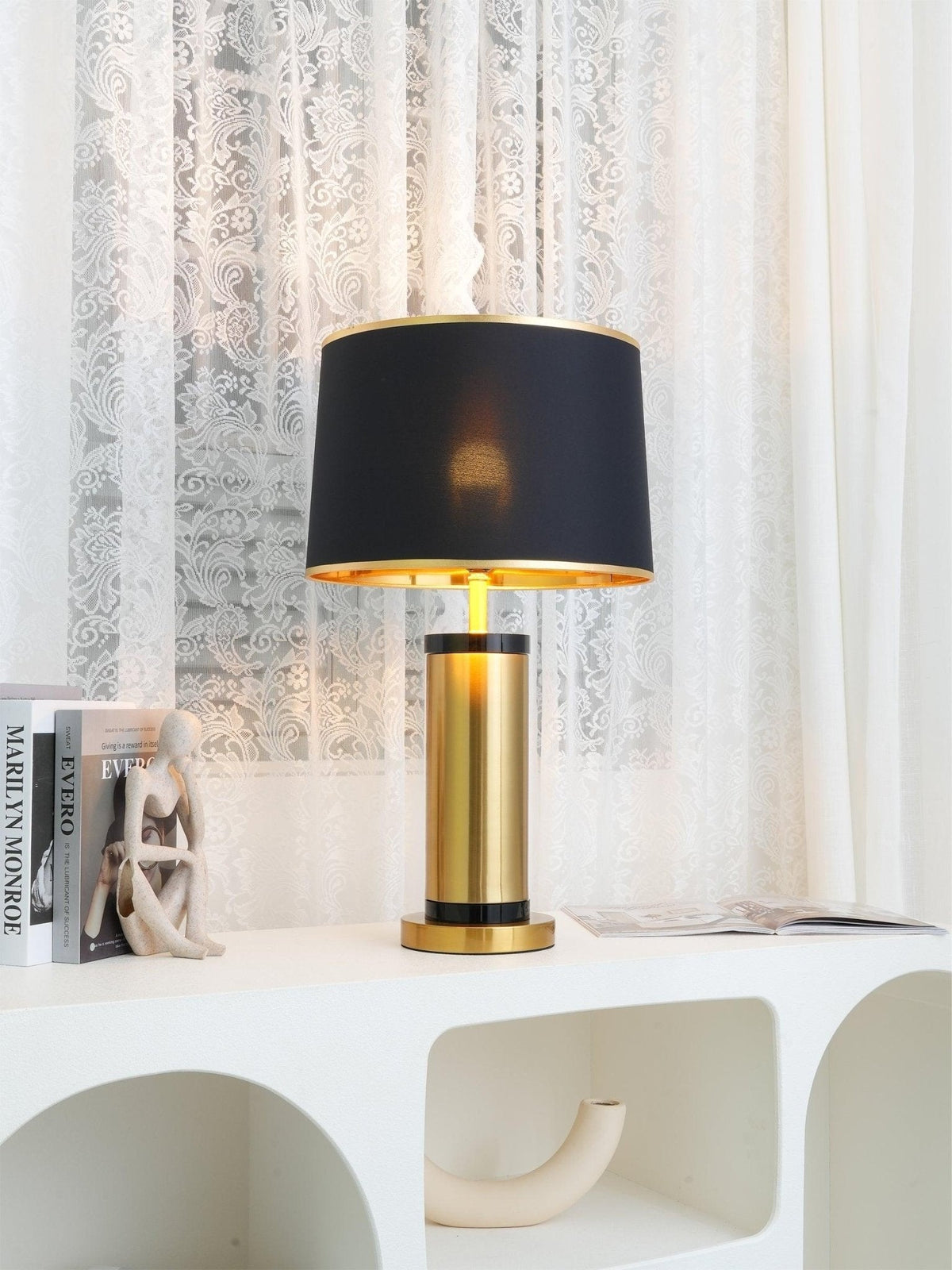 Cur nowoczesna lampa stołowa