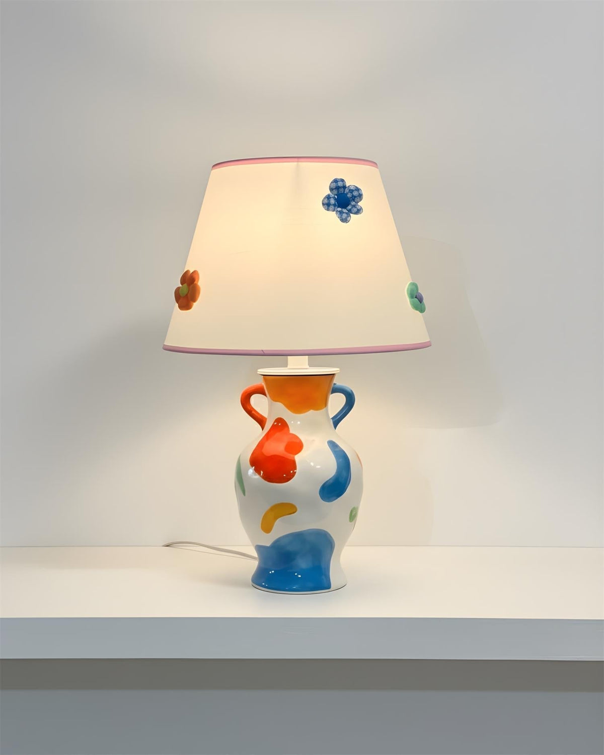 Aveninella lampa stołowa