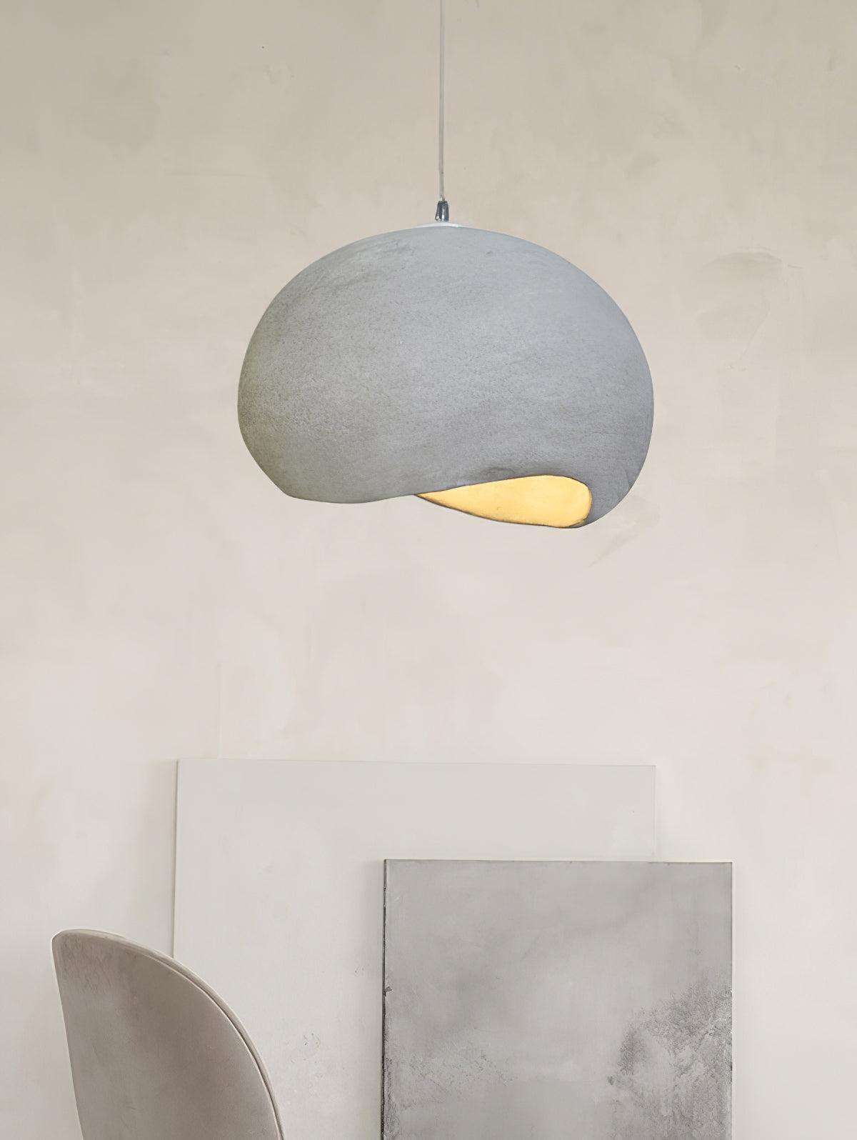 Avenuielle lampa wisząca z kloszem w kształcie nieregularnej kopuły