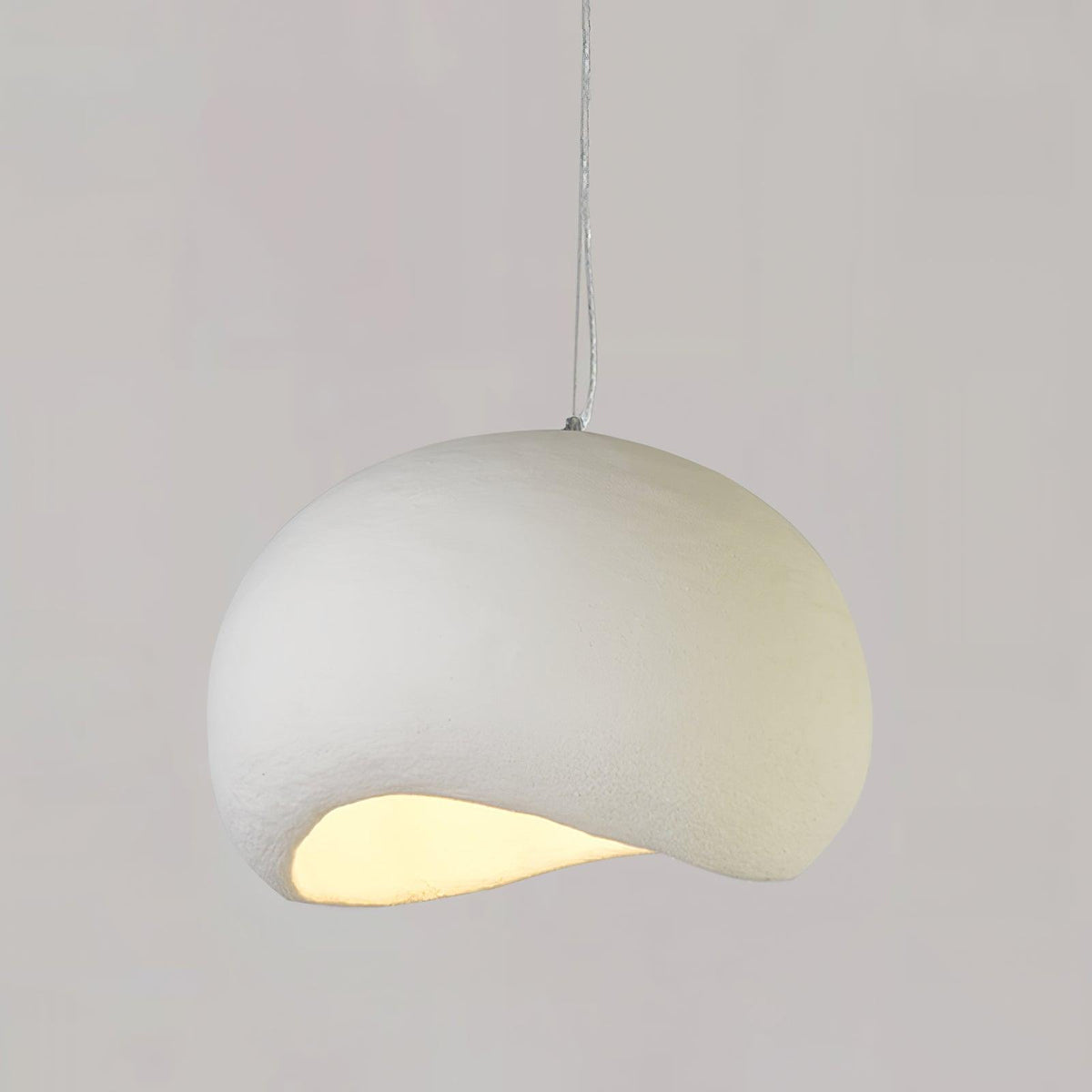 Avenuielle lampa wisząca z kloszem w kształcie nieregularnej kopuły