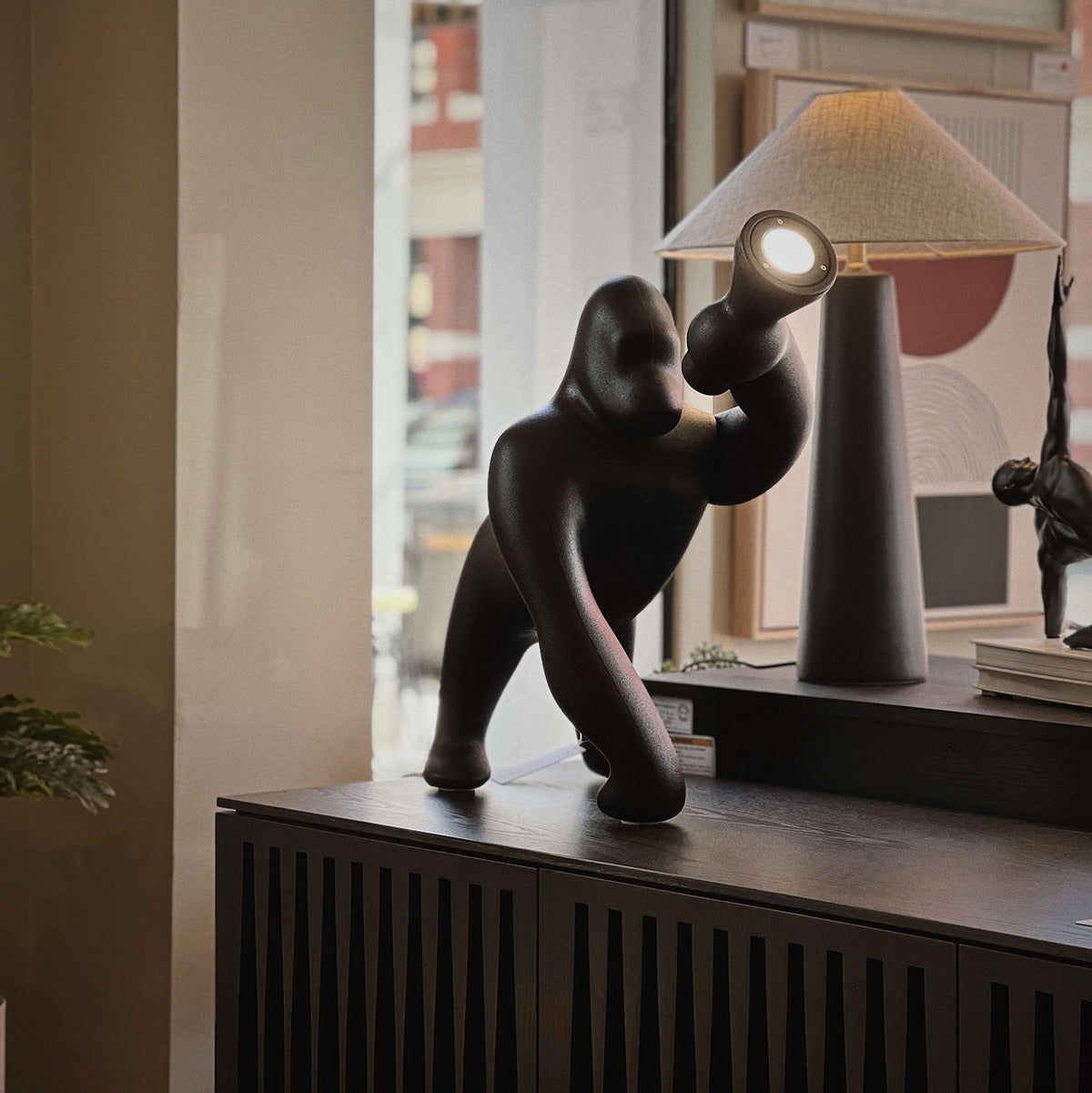 Gorilla zewnętrzna lampa stojąca