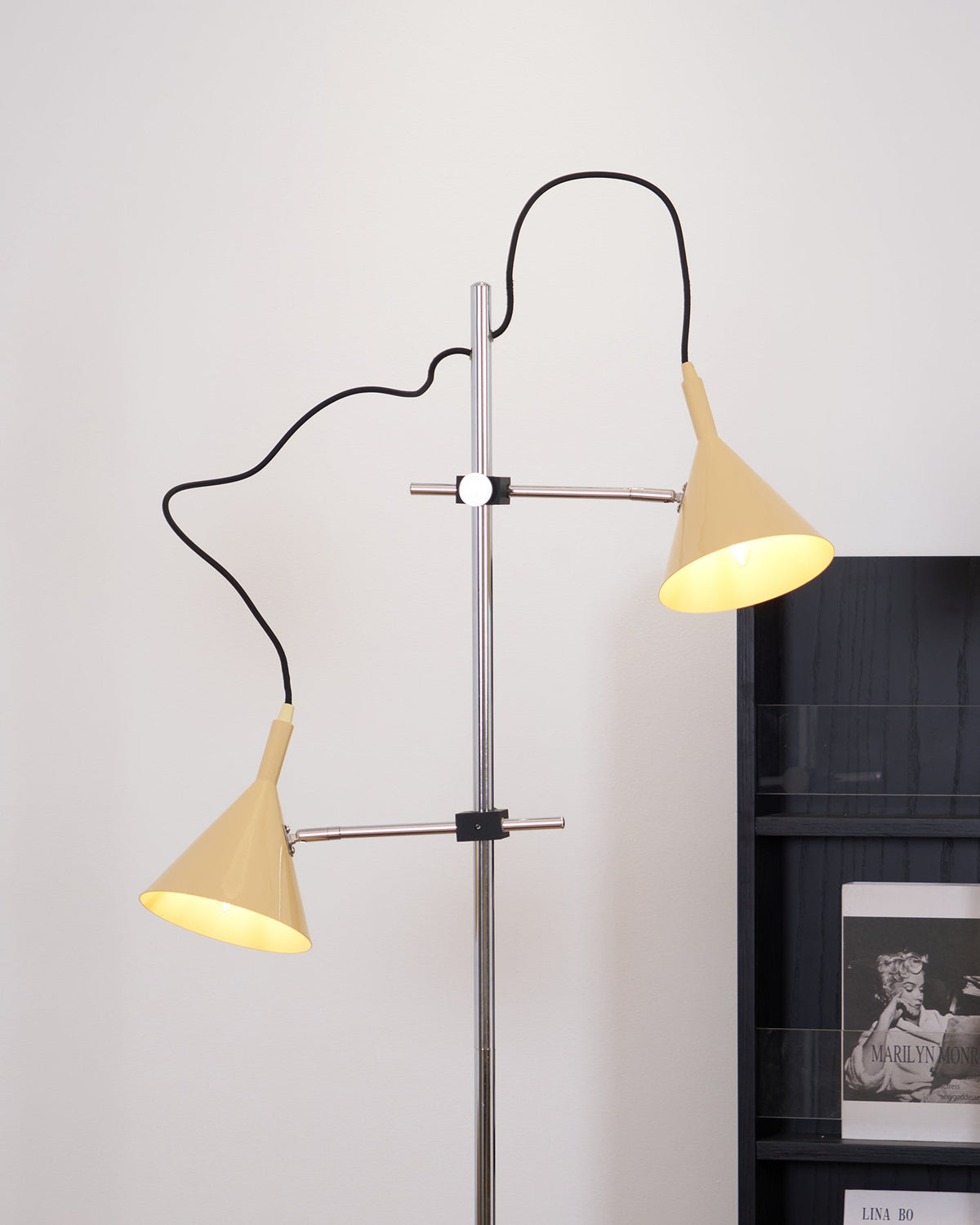 Laiton lampa stojąca