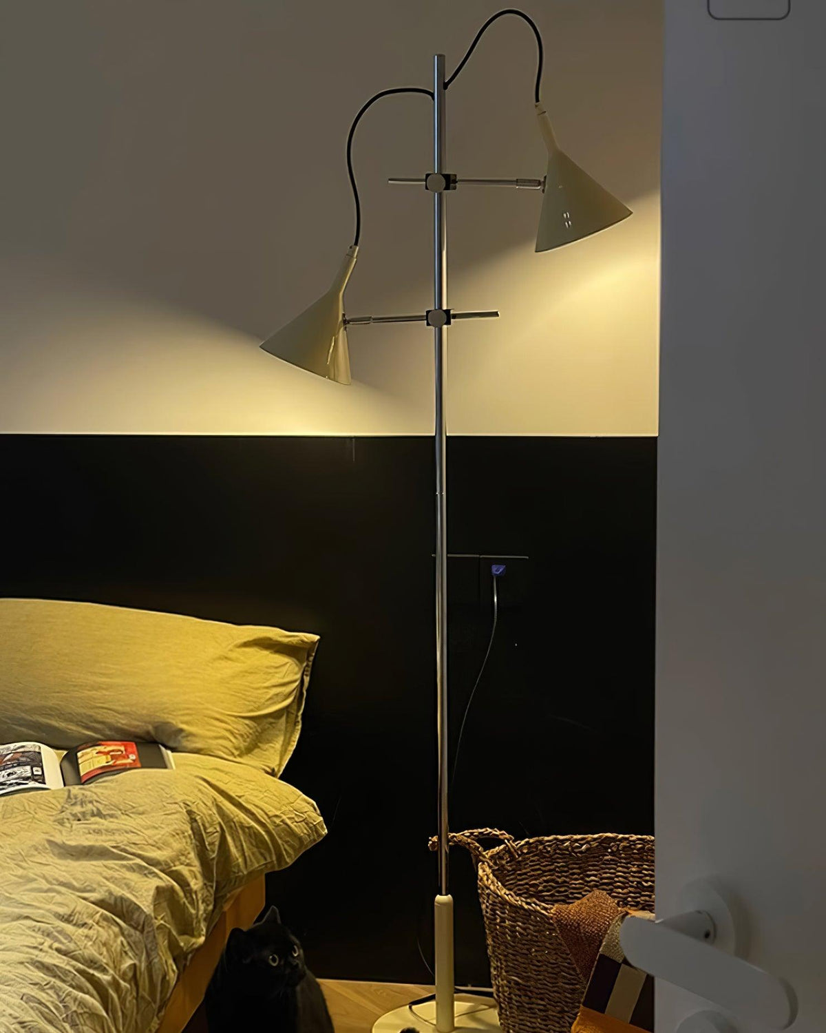 Laiton lampa stojąca