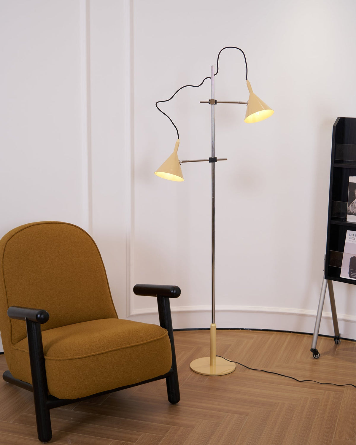 Laiton lampa stojąca