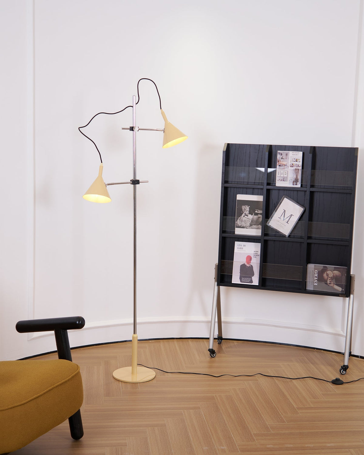 Laiton lampa stojąca