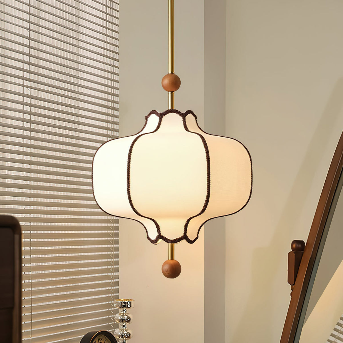Aura lampa wisząca w stylu latarni z tkaniny