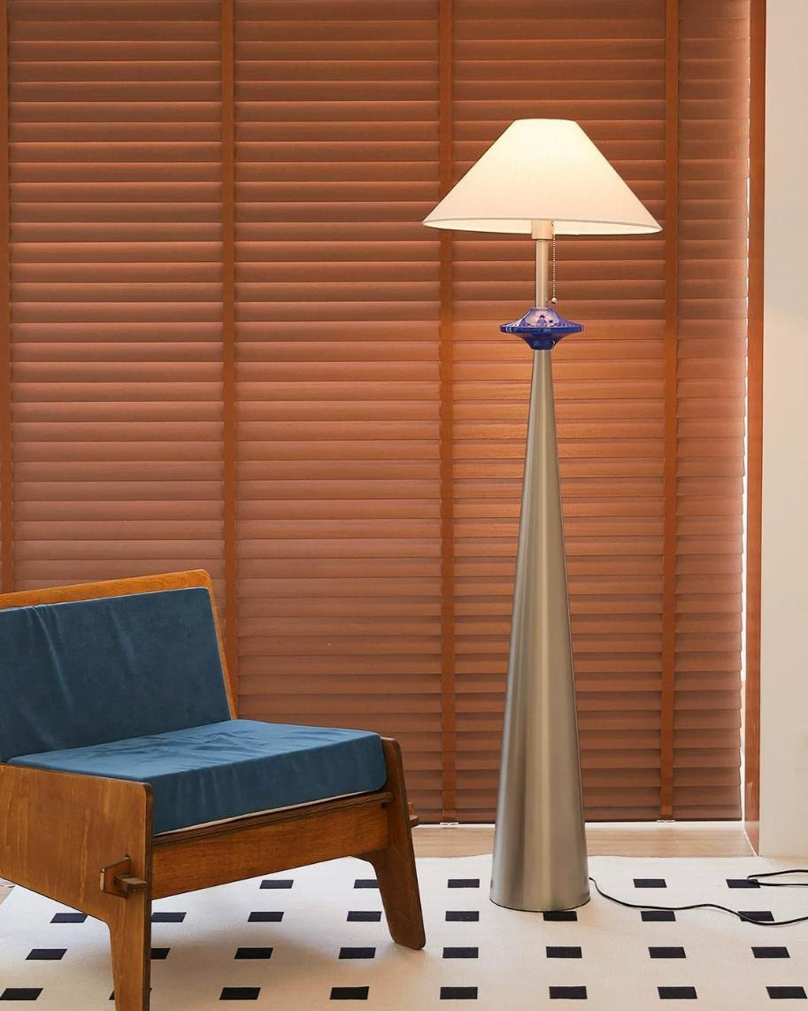 Teriirina zewnętrzna lampa stojąca