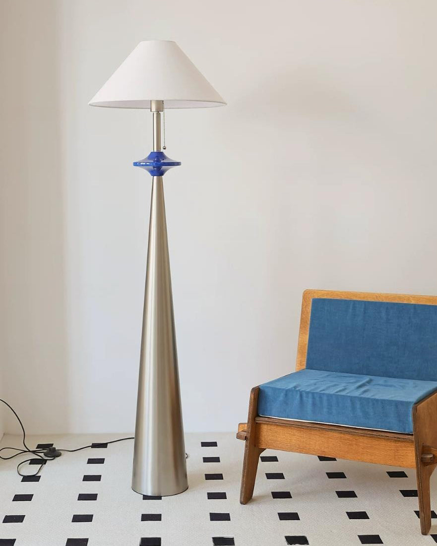 Teriirina zewnętrzna lampa stojąca