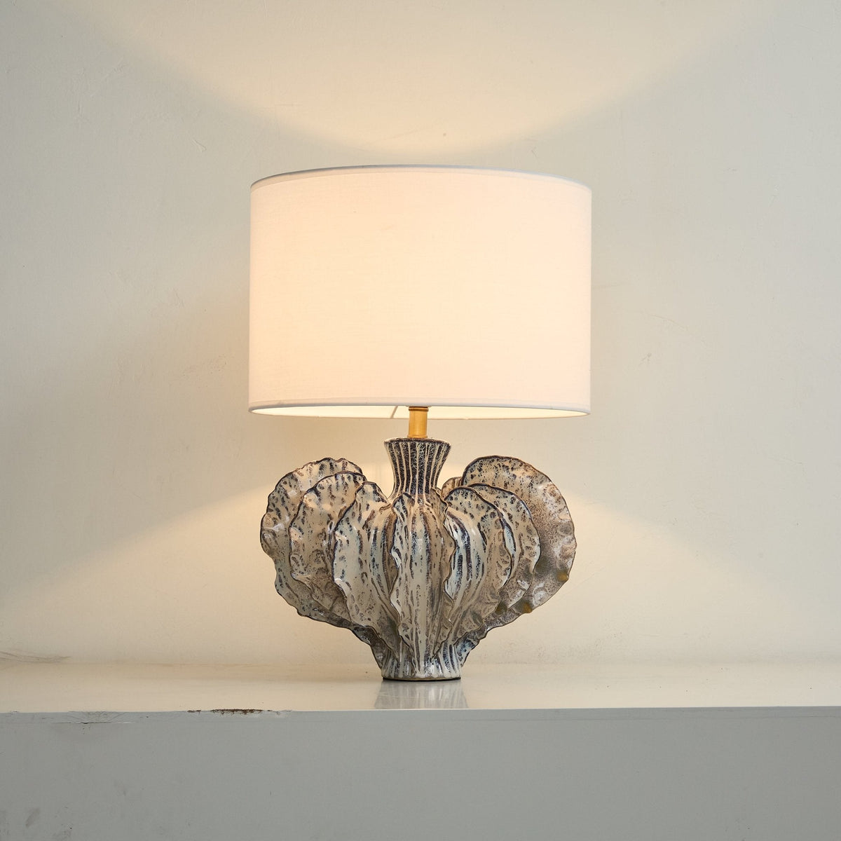 Lampa stołowa ceramiczna w kształcie liścia