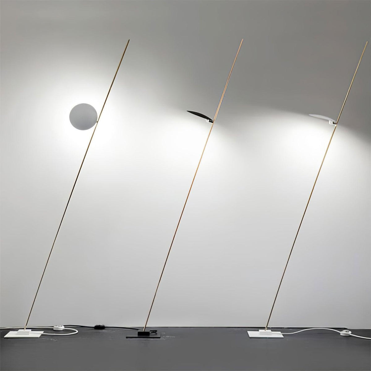 Axial Ray rzeźbiarska lampa stojąca