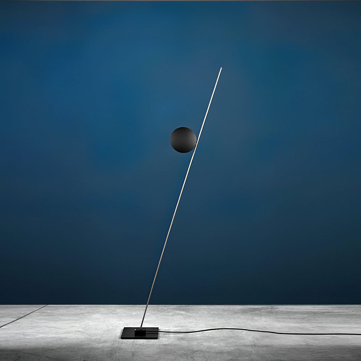Axial Ray rzeźbiarska lampa stojąca