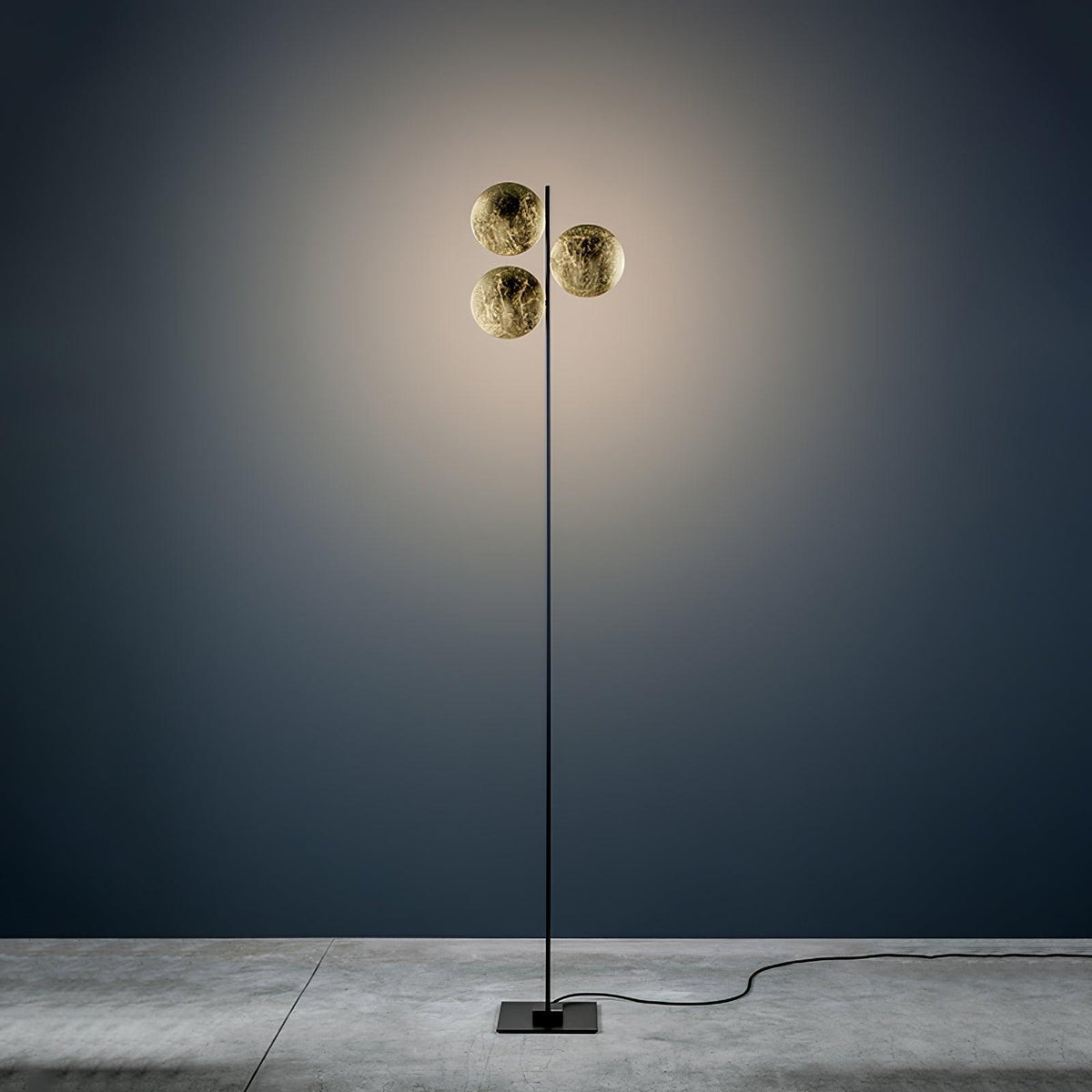 Axial Ray rzeźbiarska lampa stojąca