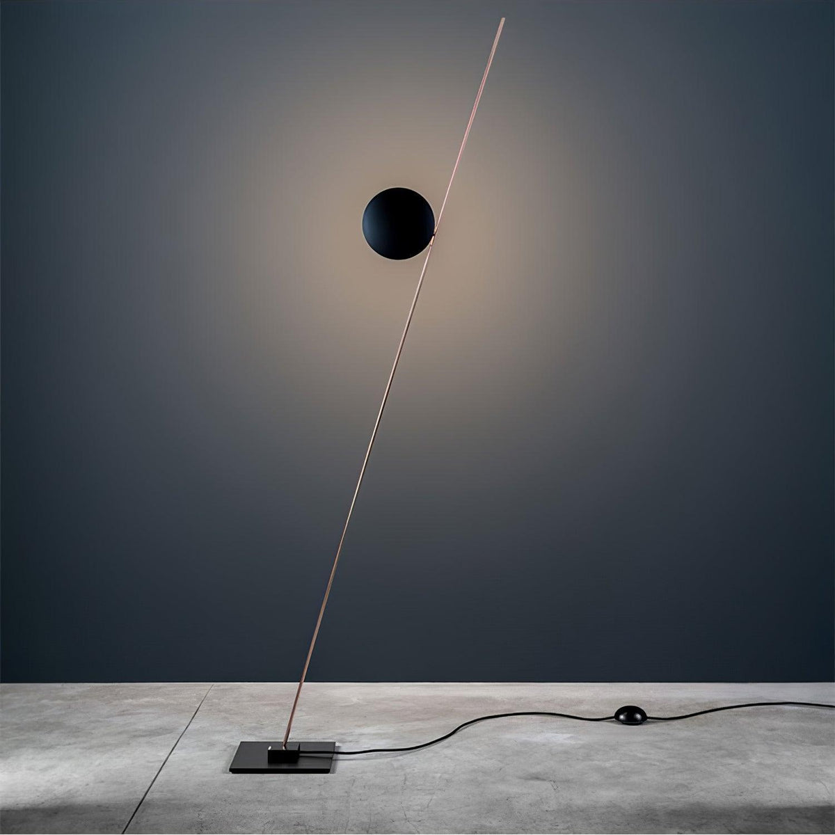 Axial Ray rzeźbiarska lampa stojąca