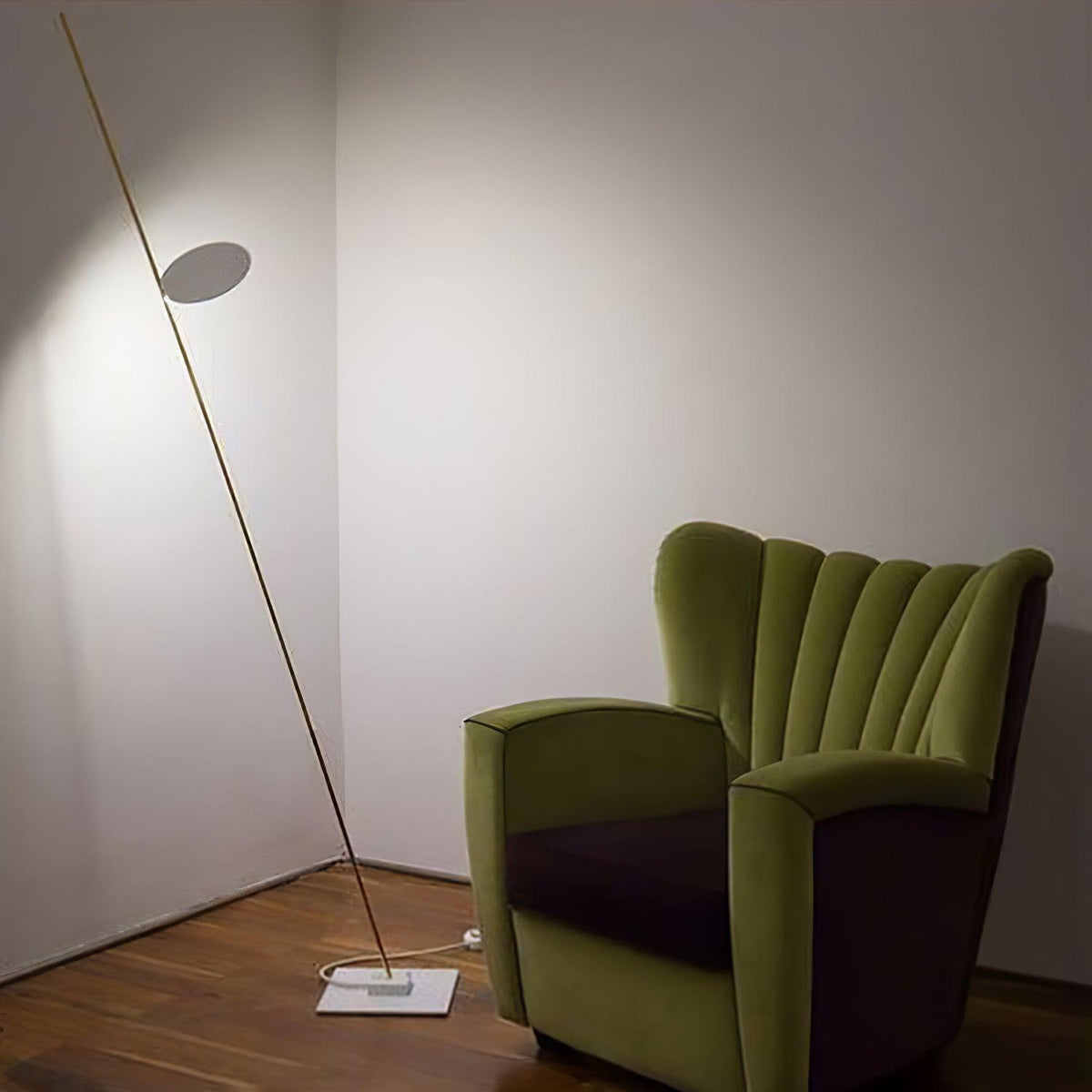 Axial Ray rzeźbiarska lampa stojąca