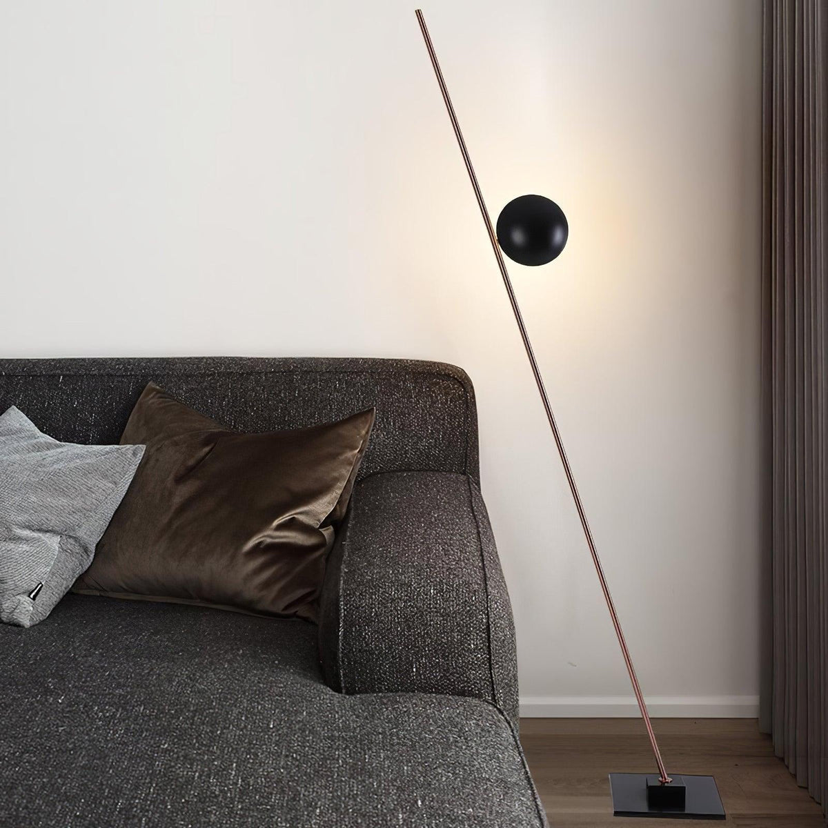 Axial Ray rzeźbiarska lampa stojąca