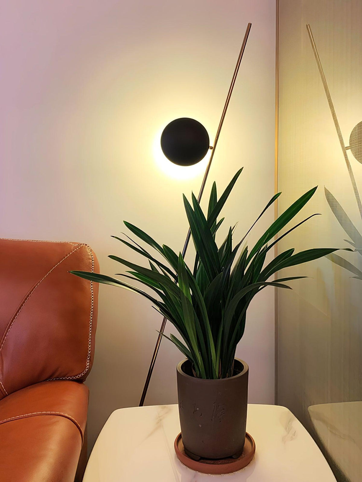 Axial Ray rzeźbiarska lampa stojąca