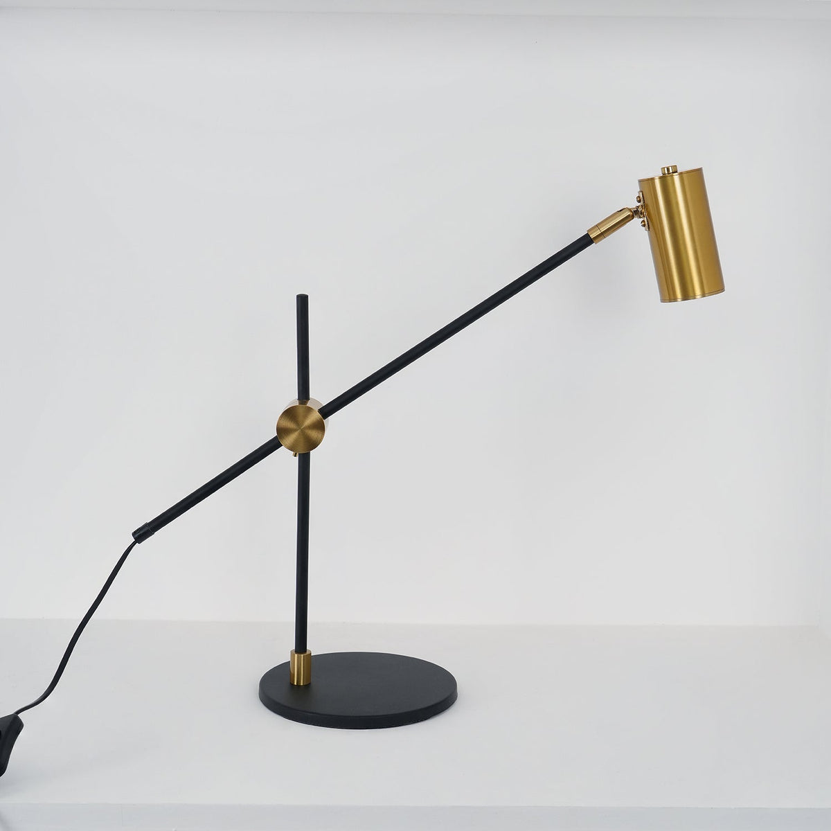 Suvior lampa stołowa