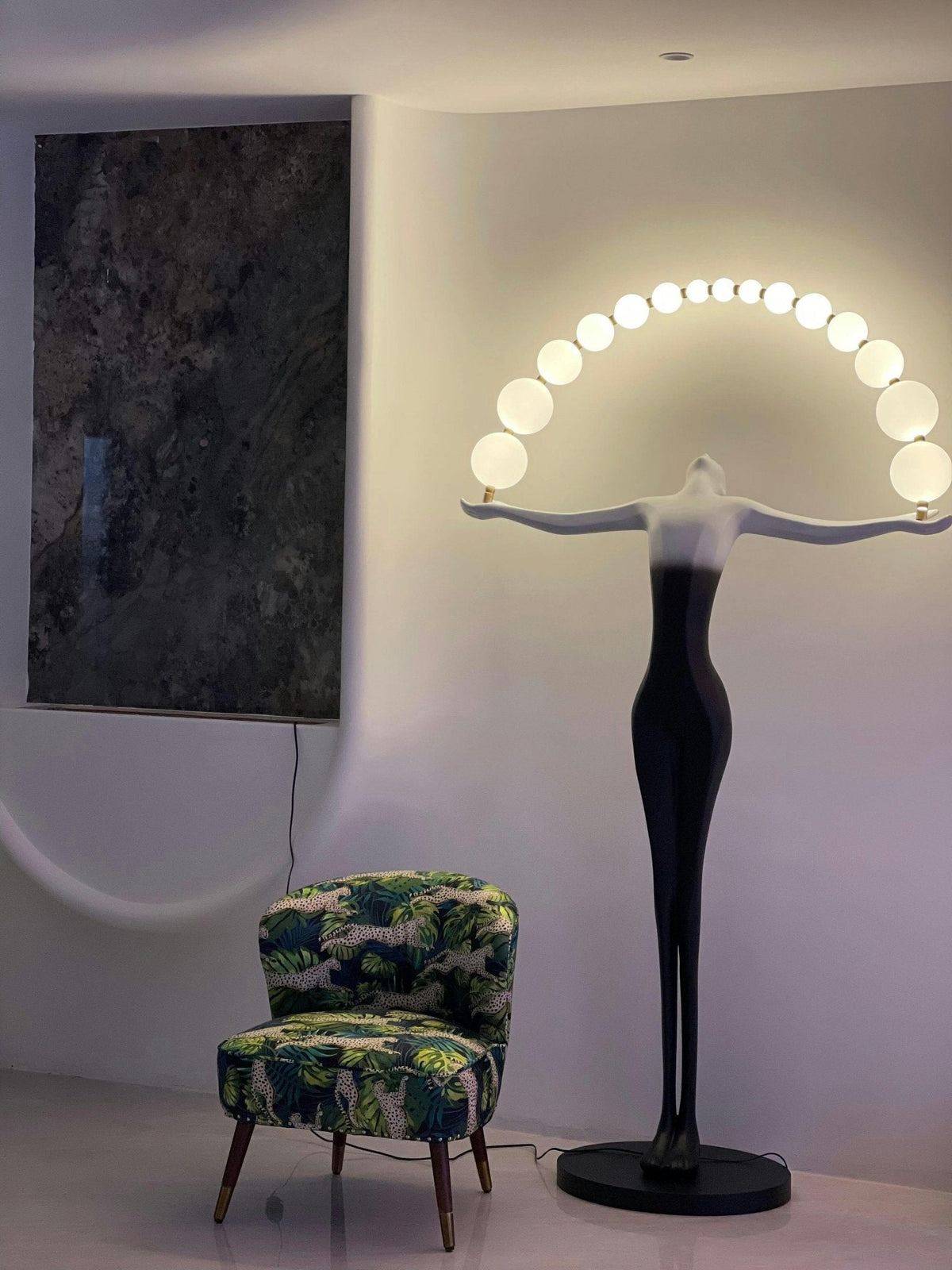 Luminara Gradient rzeźbiona zewnętrzna lampa stojąca
