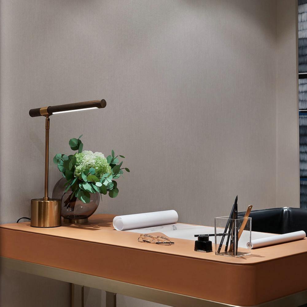 Elauine minimalistyczna lampa stołowa liniowa