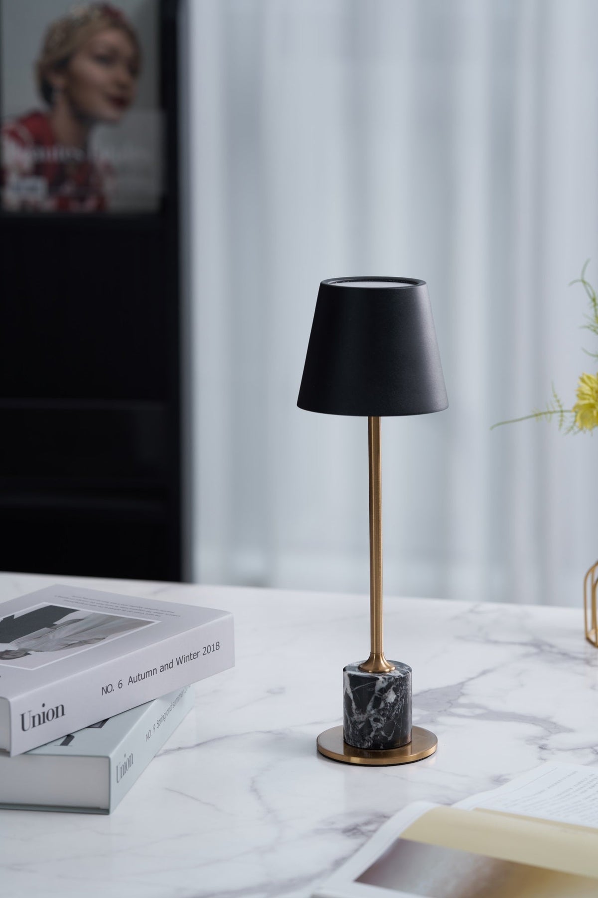 Lampa stołowa Penny minimalistyczna