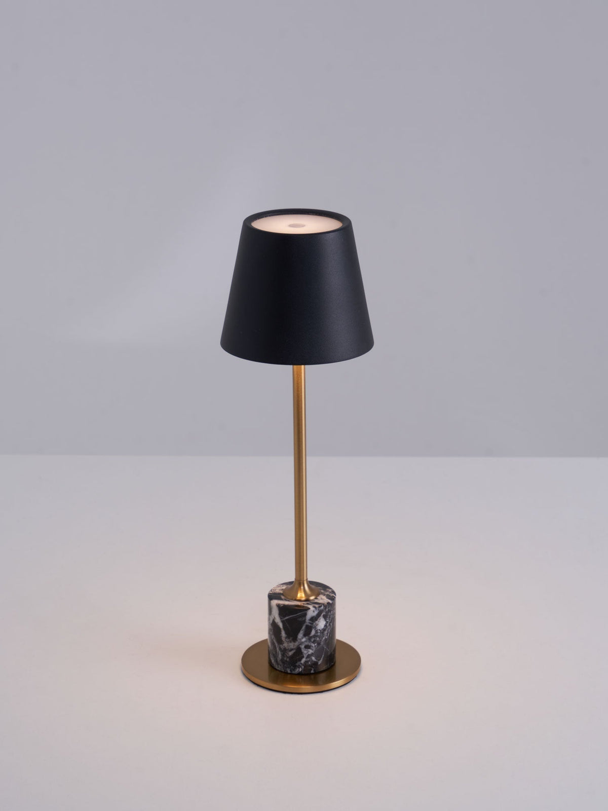 Lampa stołowa Penny minimalistyczna