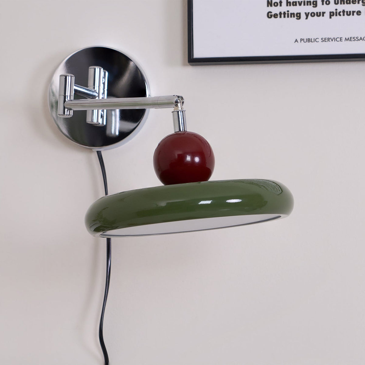 Lampa ścienna Lola z wtyczką