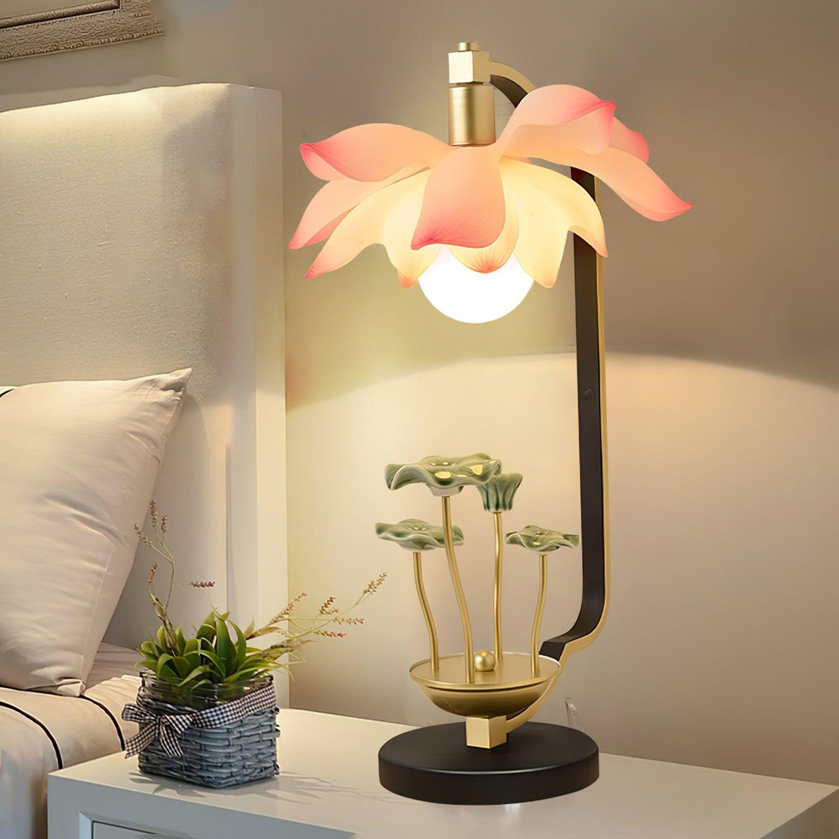 Lampa stołowa Olivia ze szkła ceramicznego