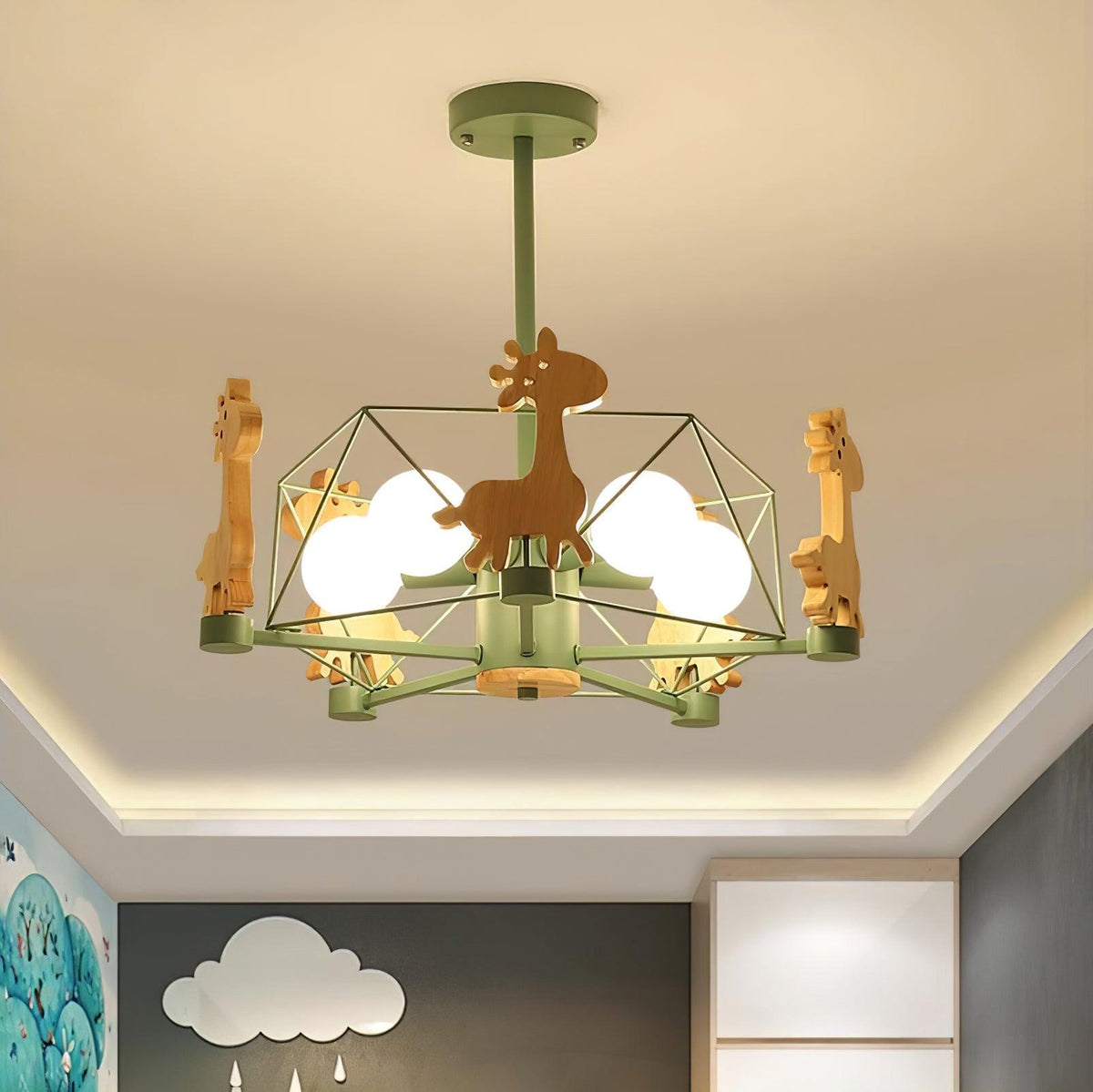 Rinelian żyrandol Lovely Deer Wooden w kolorze zielonym i naturalnym drewnie