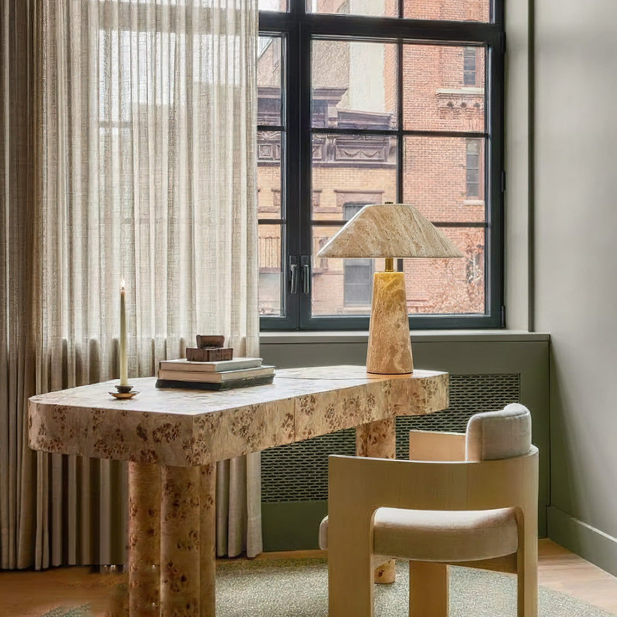 Lampa stołowa Travienne z travertynu