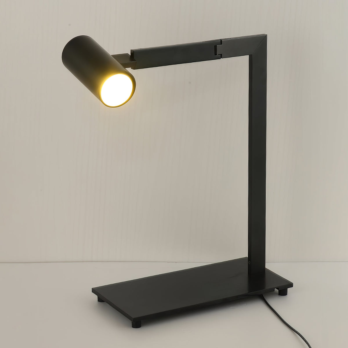 Emmeline nowoczesna lampa stołowa