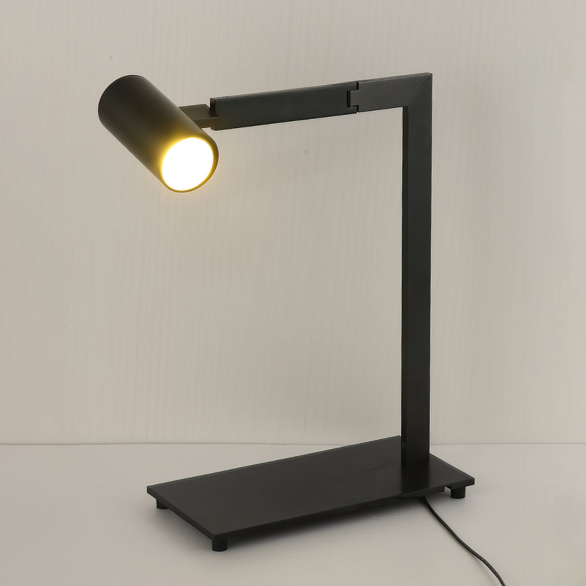 Emmeline nowoczesna lampa stołowa