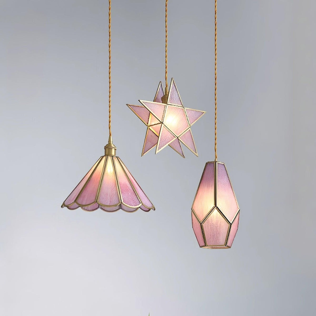 Lione różowa lampa wisząca ze szkła barwionego