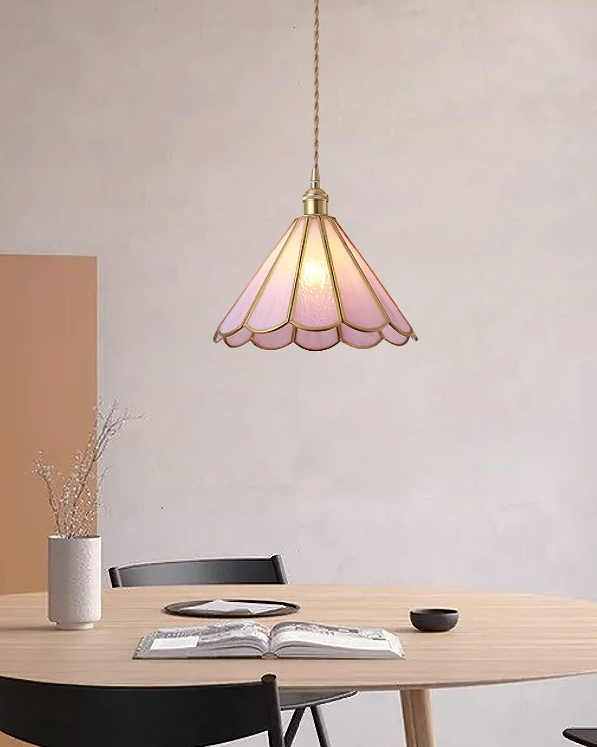 Lione różowa lampa wisząca ze szkła barwionego