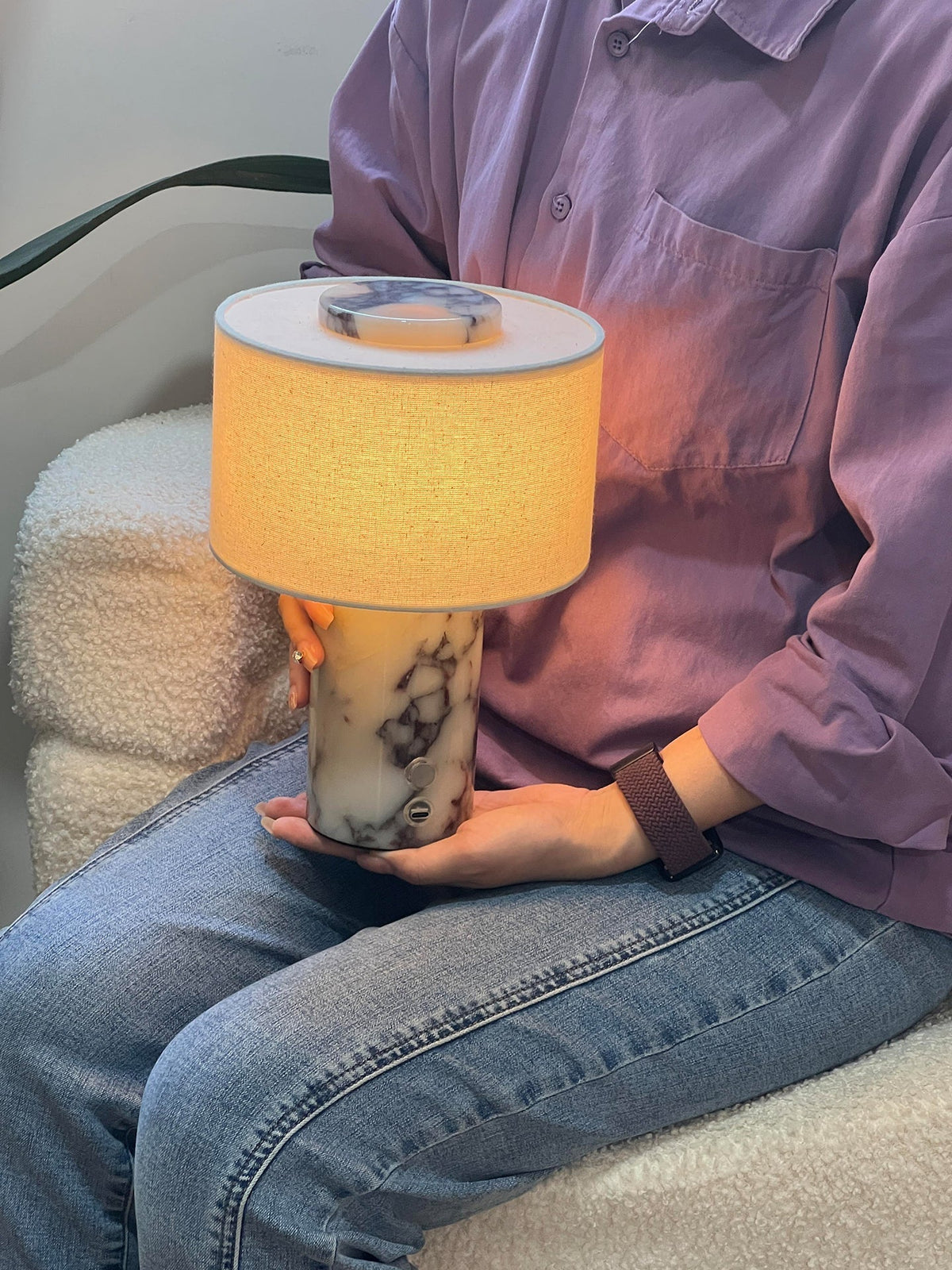 Kalwy cylindryczna lampa stołowa z travertynu w kolorze żółtym