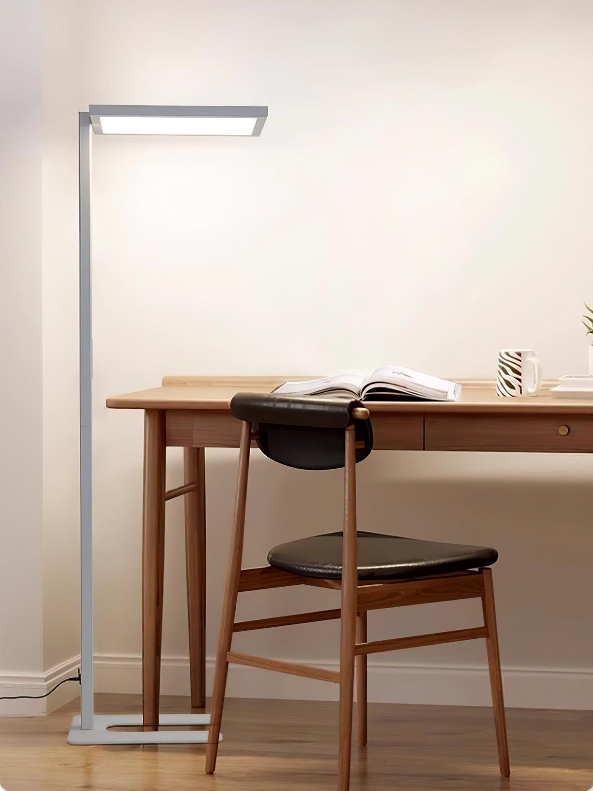 Cithaara elegancka lampa stojąca
