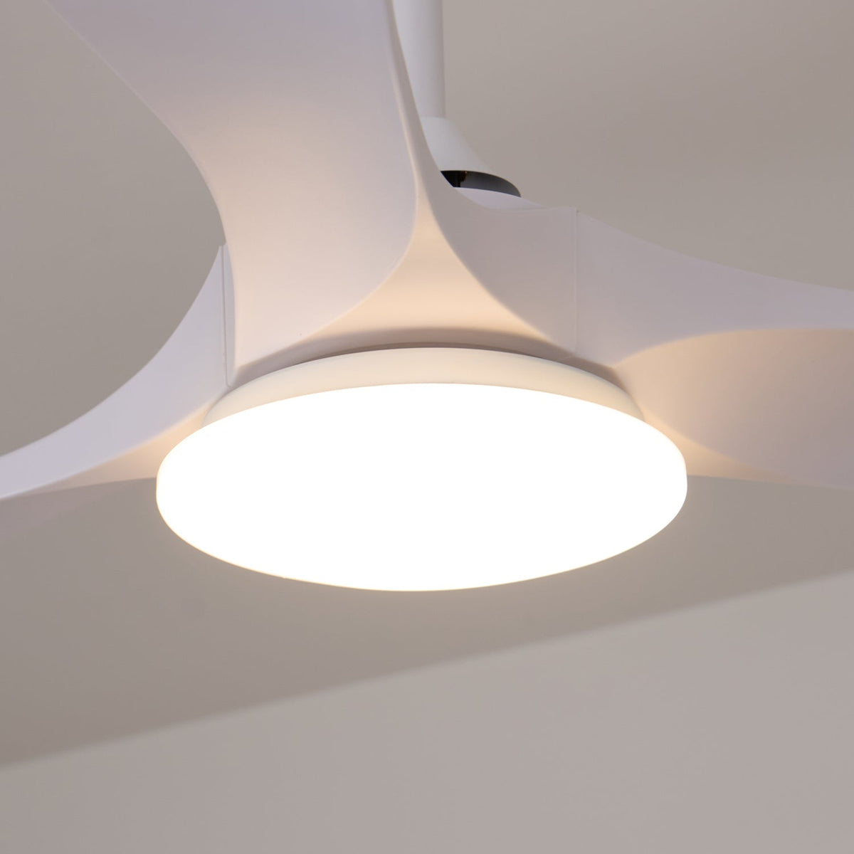 Oriken minimalistyczna lampa sufitowa z wentylatorem